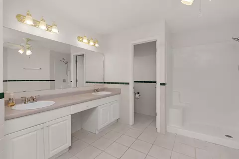 Bath - 422 Mara Dr, Crestview, FL 32536 photo 2 of 6