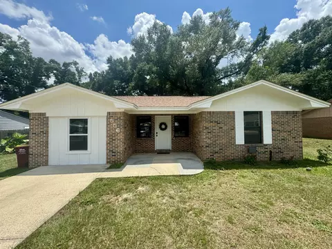 556 Lee Ave, Crestview, FL 32539