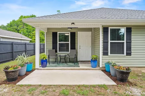 Exterior - 3172 Main St, Crestview, FL 32539 photo 3 of 5