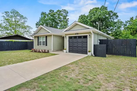 Exterior - 3172 Main St, Crestview, FL 32539 photo 2 of 5
