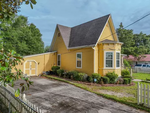 Exterior - 768 3rd St, Chipley, FL 32428 photo 1 of 15