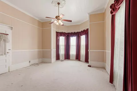 Living - 768 3rd St, Chipley, FL 32428 photo 2 of 7