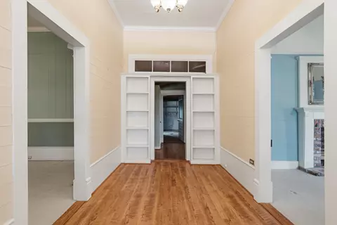 Entry Way - 768 3rd St, Chipley, FL 32428 photo 1 of 10
