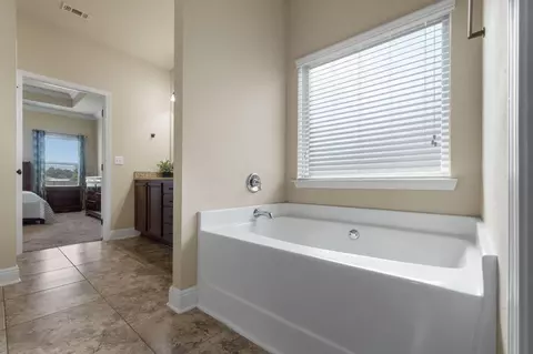 Entry Way - 6229 Lapis Ln, Crestview, FL 32539 photo 10 of 12