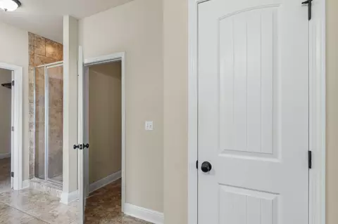 Entry Way - 6229 Lapis Ln, Crestview, FL 32539 photo 9 of 12