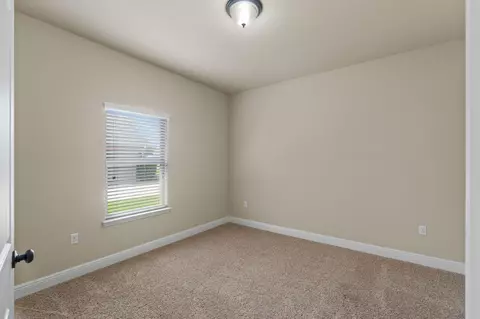 Bedroom - 6229 Lapis Ln, Crestview, FL 32539 photo 6 of 8