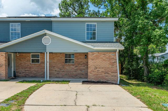 1800 Whispering Oaks Ln #1, Fort Walton Beach, FL 32547