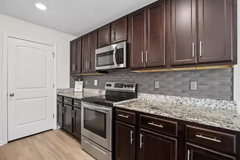Kitchen - 352 Merlin Ct, Crestview, FL 32539 photo 4 of 7