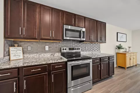 Kitchen - 352 Merlin Ct, Crestview, FL 32539 photo 5 of 7