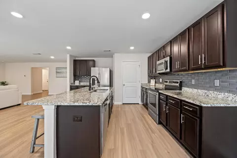 Kitchen - 352 Merlin Ct, Crestview, FL 32539 photo 2 of 7