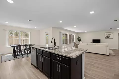 Kitchen - 352 Merlin Ct, Crestview, FL 32539 photo 6 of 7