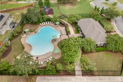 Exterior - 352 Merlin Ct, Crestview, FL 32539 photo 9 of 12