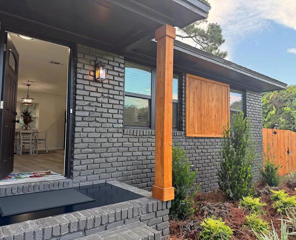 27 SW Driftwood Pkwy, Fort Walton Beach, FL 32548