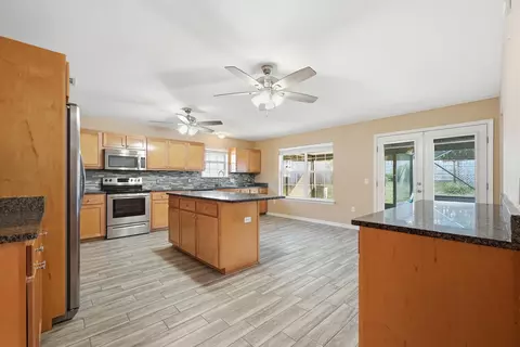 Kitchen - 116 Strike Eagle Dr, Crestview, FL 32536 photo 4 of 4