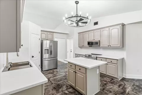 Kitchen - 656 Territory Ln, Crestview, FL 32536 photo 4 of 6