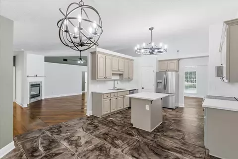 Kitchen - 656 Territory Ln, Crestview, FL 32536 photo 6 of 6