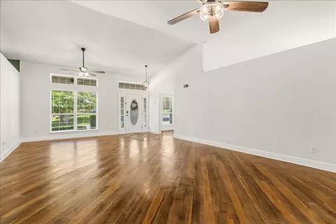 Living - 656 Territory Ln, Crestview, FL 32536 photo 4 of 10