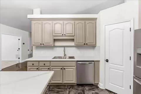 Kitchen - 656 Territory Ln, Crestview, FL 32536 photo 2 of 6