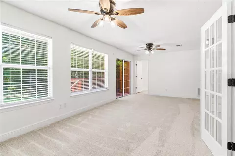 Living - 656 Territory Ln, Crestview, FL 32536 photo 9 of 10
