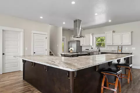 Kitchen - 5368 Dora St, Baker, FL 32531 photo 6 of 9