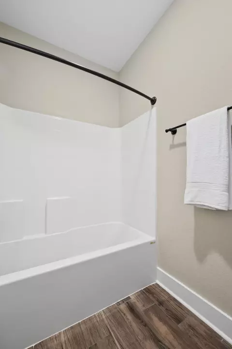 Bath - 5368 Dora St, Baker, FL 32531 photo 6 of 7