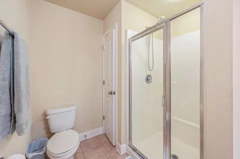 Bath - 124 E Iron Horse Dr, Crestview, FL 32539 photo 4 of 4