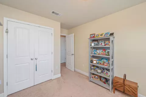 Bedroom - 124 E Iron Horse Dr, Crestview, FL 32539 photo 3 of 6