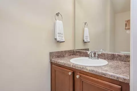 Bath - 124 E Iron Horse Dr, Crestview, FL 32539 photo 1 of 4