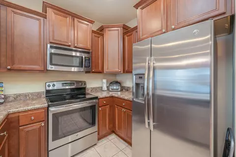 Kitchen - 124 E Iron Horse Dr, Crestview, FL 32539 photo 2 of 4