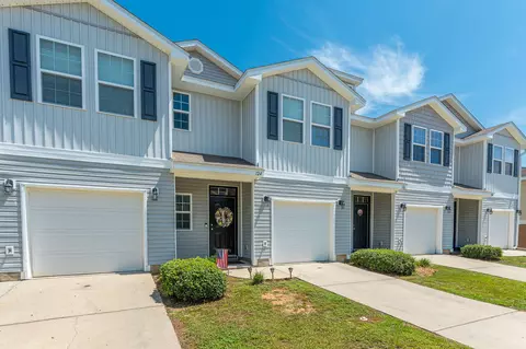 Exterior - 124 E Iron Horse Dr, Crestview, FL 32539 photo 2 of 9