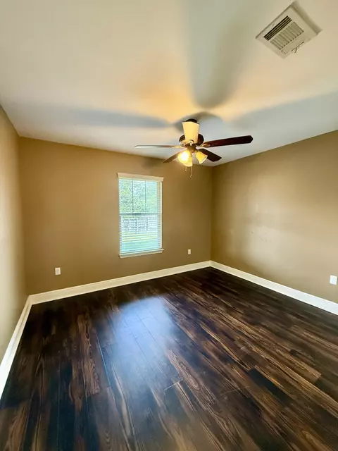 Bedroom - 5358 Deer Oak Dr, Pace, FL 32571 photo 4 of 5