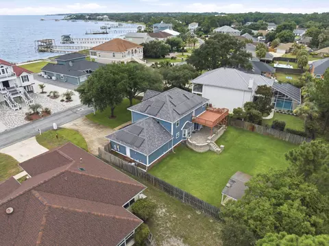 159 Shoreline Dr, Mary Esther, FL 32569