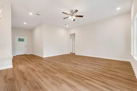 Living - 123 Fairway Dr, Crestview, FL 32536 photo 4 of 5