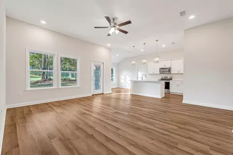 Living - 123 Fairway Dr, Crestview, FL 32536 photo 2 of 5