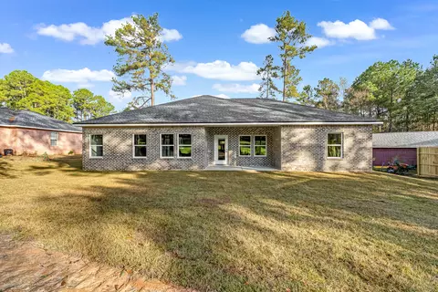 Exterior - 123 Fairway Dr, Crestview, FL 32536 photo 2 of 3