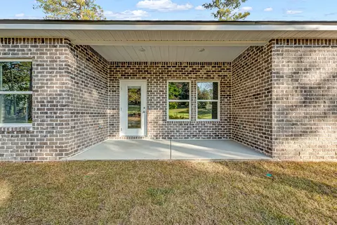 Exterior - 123 Fairway Dr, Crestview, FL 32536 photo 3 of 3