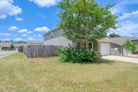 Exterior - 200 Wainwright Dr, Crestview, FL 32539 photo 3 of 10