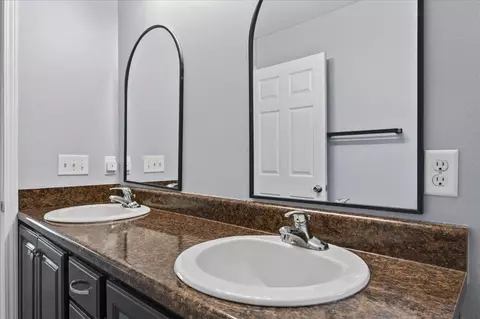 Bath - 200 Wainwright Dr, Crestview, FL 32539 photo 2 of 5