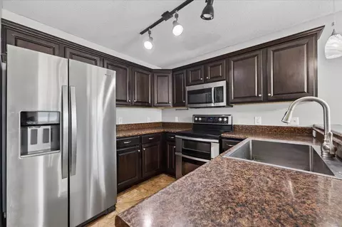 Kitchen - 200 Wainwright Dr, Crestview, FL 32539 photo 2 of 5