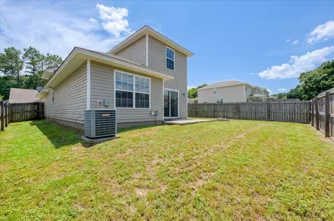 Exterior - 200 Wainwright Dr, Crestview, FL 32539 photo 7 of 10