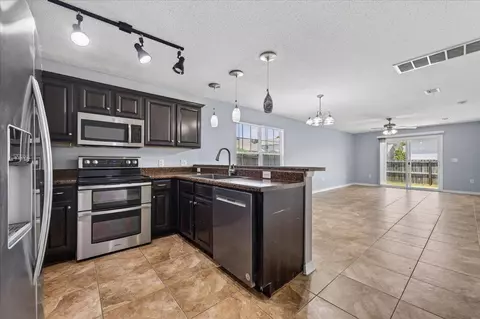 Kitchen - 200 Wainwright Dr, Crestview, FL 32539 photo 1 of 5