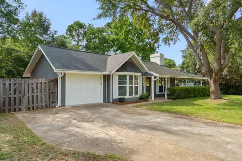2181 Calle De Castelar, Navarre, FL 32566