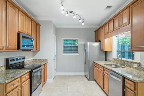 105 Duloft St, Fort Walton Beach, FL 32547
