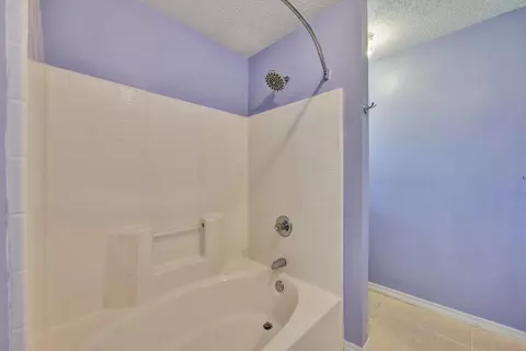 Bath - 272 Limestone Cir, Crestview, FL 32539 photo 3 of 5