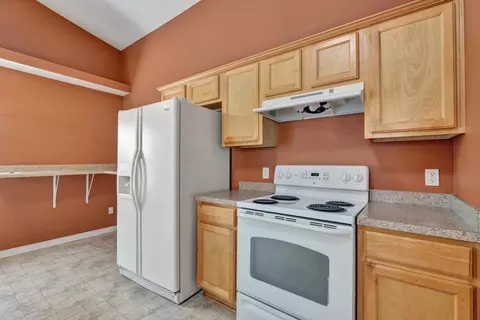 Kitchen - 272 Limestone Cir, Crestview, FL 32539 photo 2 of 2