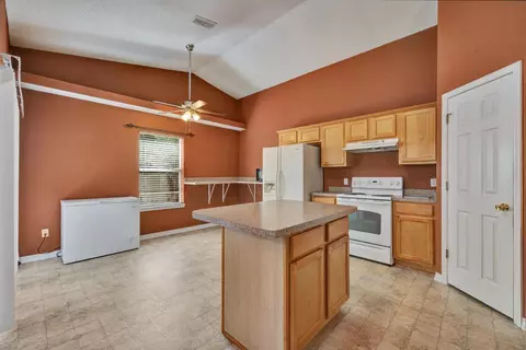Kitchen - 272 Limestone Cir, Crestview, FL 32539 photo 1 of 2
