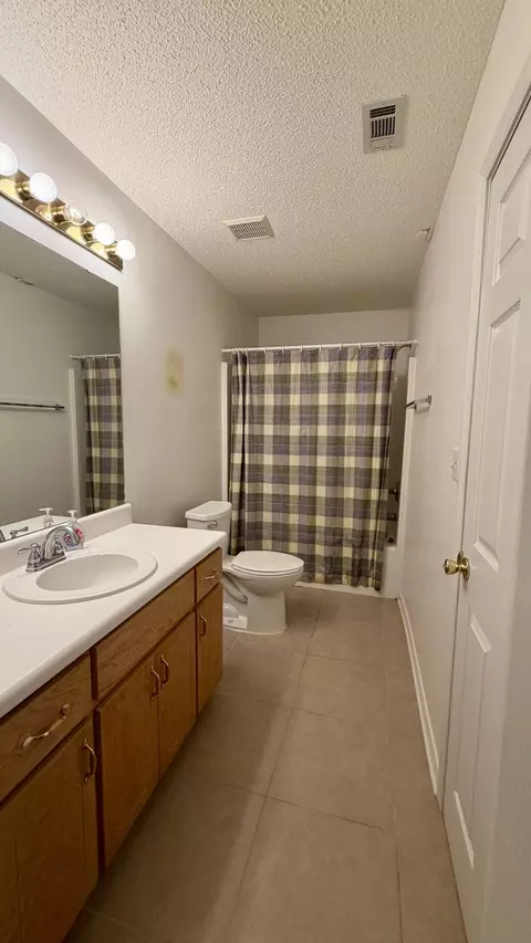 Bath - 355 Adams Dr, Crestview, FL 32536 photo 3 of 3
