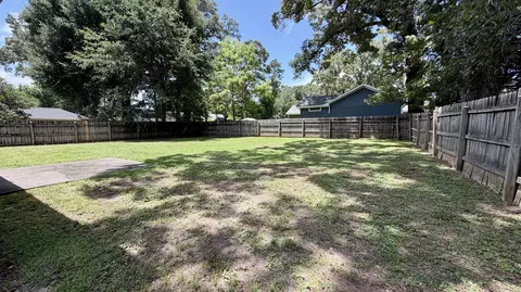 Exterior - 355 Adams Dr, Crestview, FL 32536 photo 5 of 6