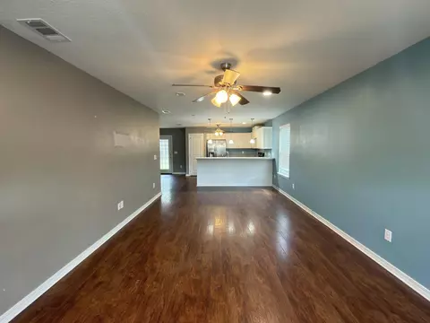 455 Eisenhower Dr, Crestview, FL 32539 photo 2