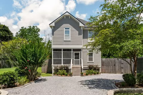 187 N 7th St, Santa Rosa Beach, FL 32459